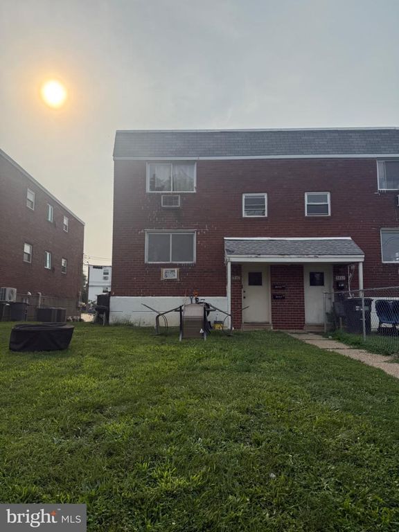 9440 KIRKWOOD RD, PHILADELPHIA, PA 19114 — exterior