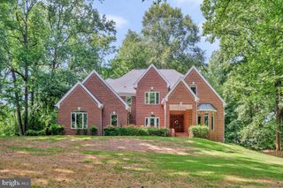 502 SENECA KNOLL CT, Great Falls, VA 22066