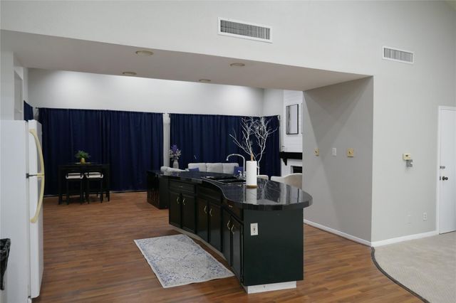 2100 Tanglewilde Street 512, Houston, TX 77063