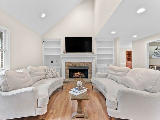 104 Emerald Pointe Drive, Seneca, SC 29672