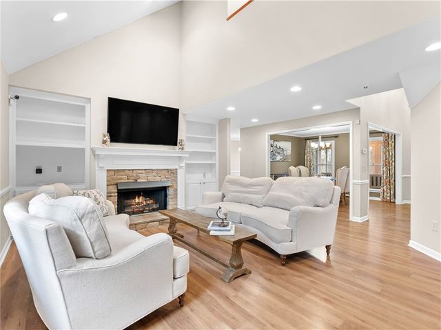 104 Emerald Pointe Drive, Seneca, SC 29672