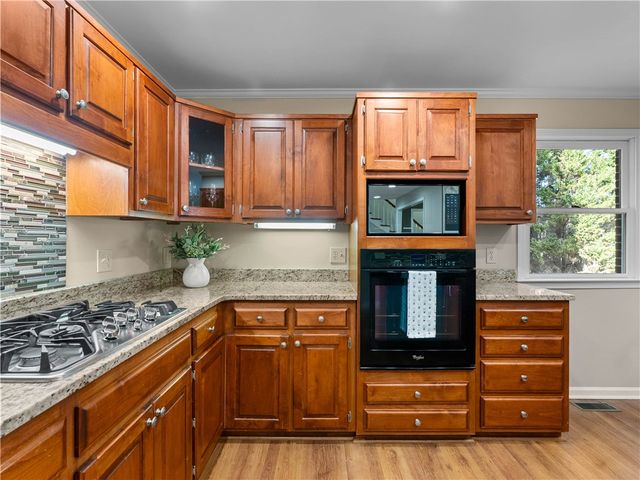 104 Emerald Pointe Drive, Seneca, SC 29672