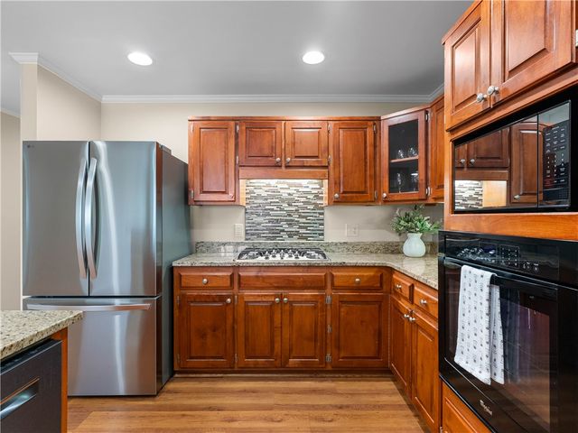 104 Emerald Pointe Drive, Seneca, SC 29672