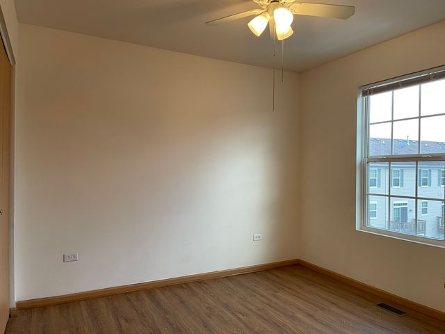 1353 W Alder Creek Drive 1353, Romeoville, IL 60446