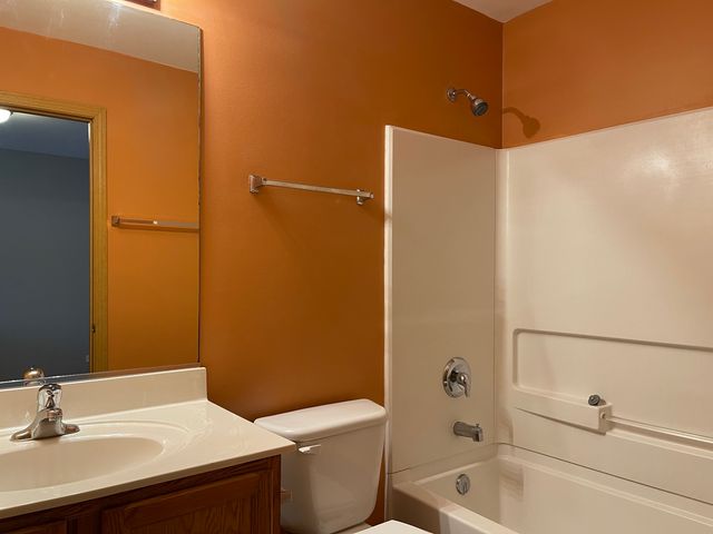 1353 W Alder Creek Drive 1353, Romeoville, IL 60446