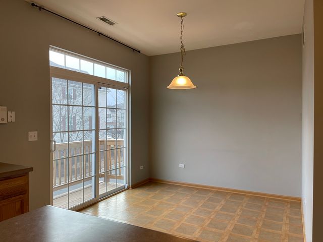 1353 W Alder Creek Drive 1353, Romeoville, IL 60446