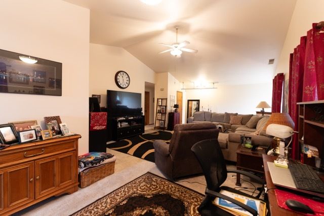 737 W Streamwood Boulevard B, Streamwood, IL 60107
