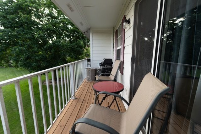 737 W Streamwood Boulevard B, Streamwood, IL 60107