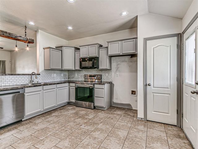 11804 NW 133rd Street, Piedmont, OK 73078