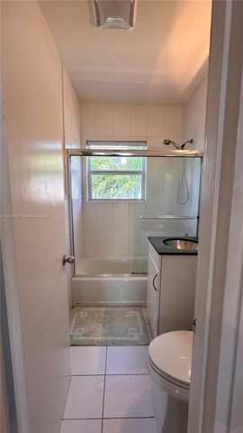 1100 Venetian Way 2B, Miami, FL 33139
