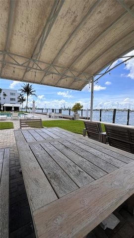 1100 Venetian Way 2B, Miami, FL 33139