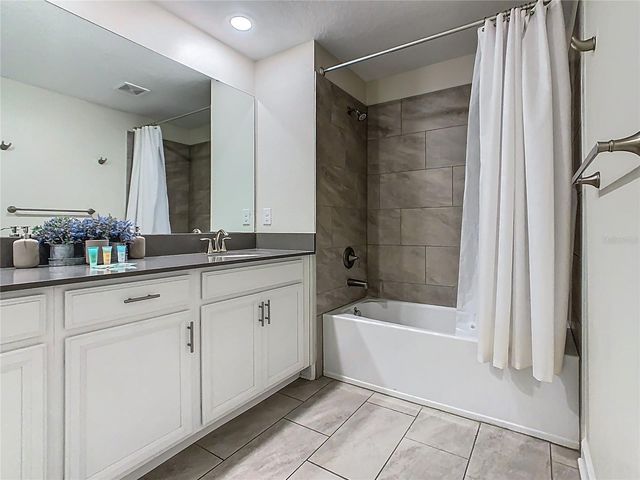 1264 CHALLENGE DRIVE 1264, Davenport, FL 33896