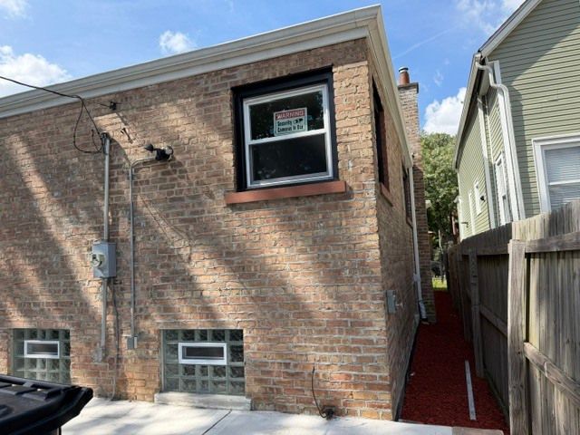 6615 S Hoyne Avenue, Chicago, IL 60636