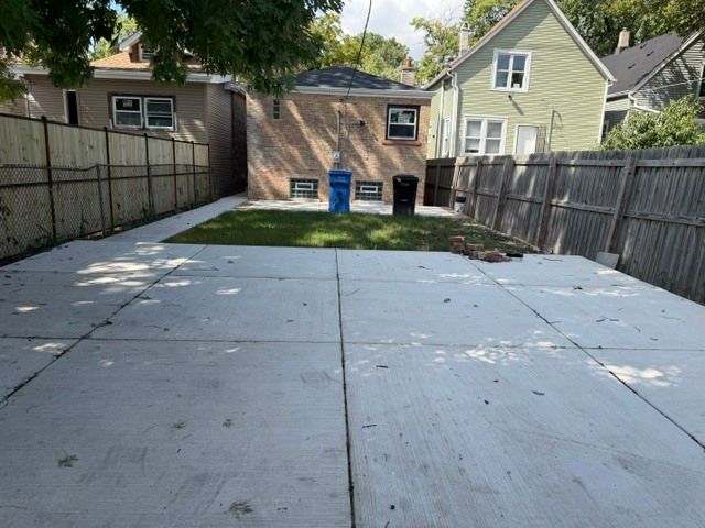 6615 S Hoyne Avenue, Chicago, IL 60636