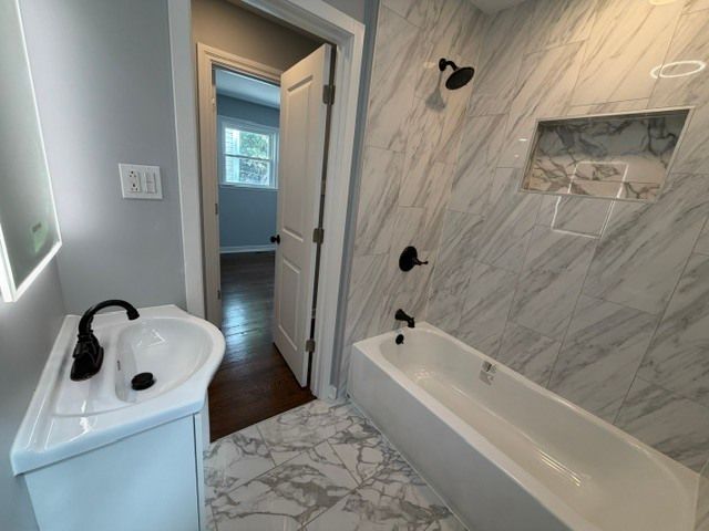 6615 S Hoyne Avenue, Chicago, IL 60636