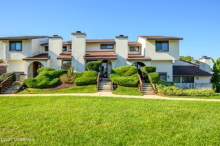 83 Tower Hill Drive, #606, Red Bank, NJ 07701