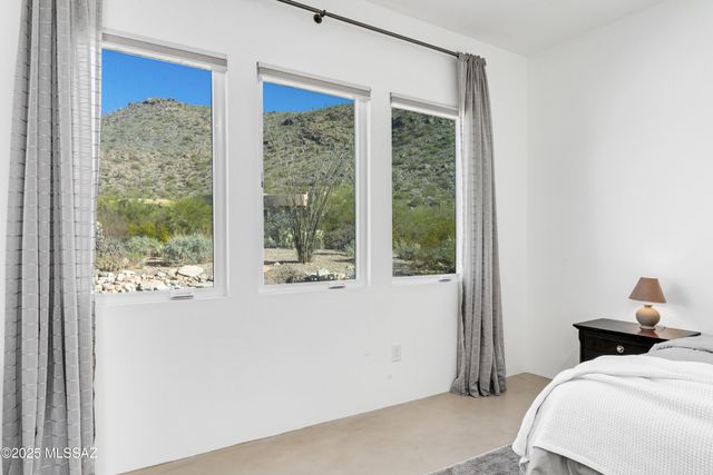 14317 N SILENT SKY Place, Marana, AZ 85658