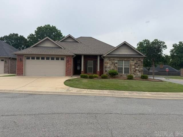 2405 EIGHTEEN Loop, Conway, AR 72034