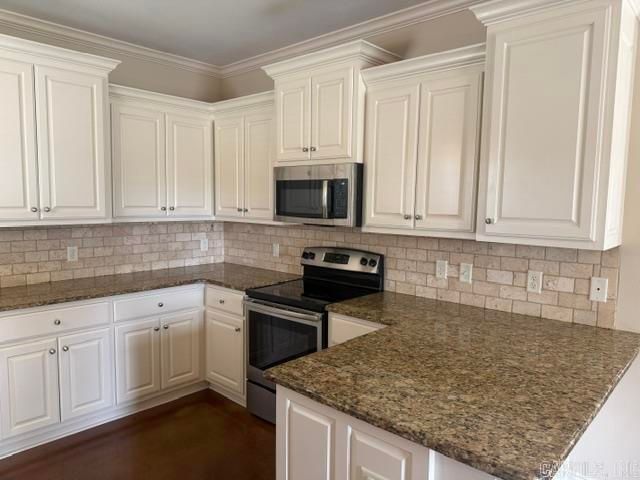 2405 EIGHTEEN Loop, Conway, AR 72034