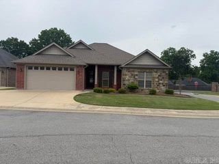 2405 EIGHTEEN Loop, Conway, AR 72034