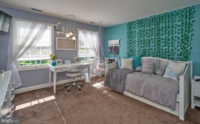1280 TAYLOR DR, Langhorne, PA 19047