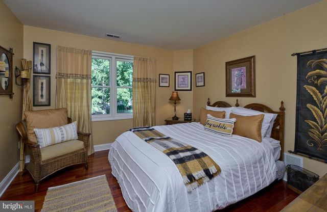 1280 TAYLOR DR, Langhorne, PA 19047