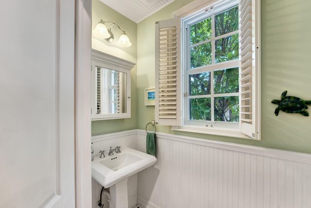 306 N Swinton Avenue, Delray Beach, FL 33444