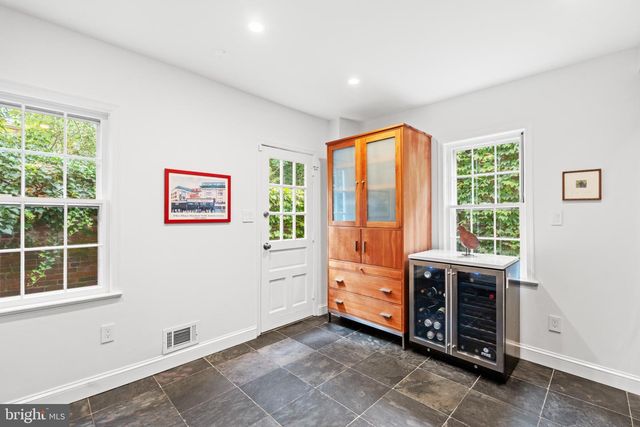 207 CAMERON ST, Alexandria, VA 22314
