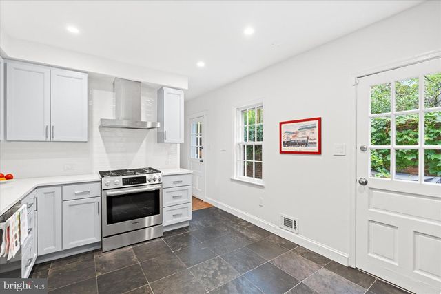 207 CAMERON ST, Alexandria, VA 22314