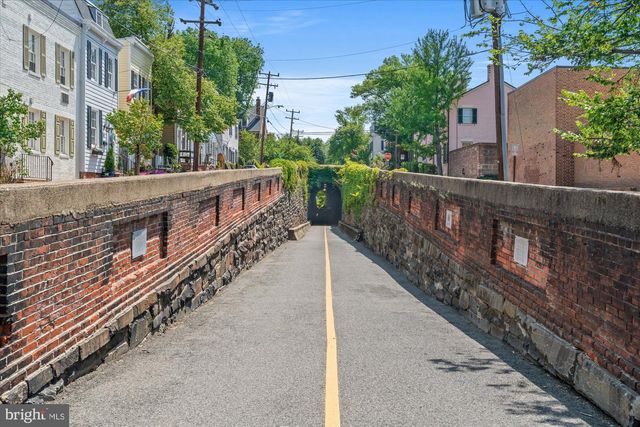 207 CAMERON ST, Alexandria, VA 22314