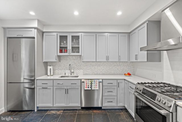 207 CAMERON ST, Alexandria, VA 22314