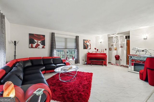 394 Fayetteville Road, Fairburn, GA 30213