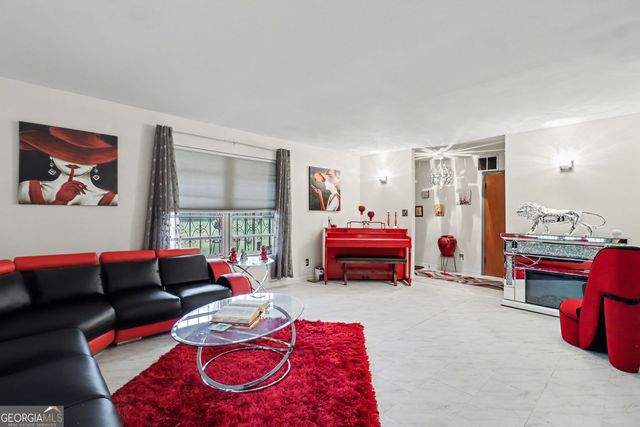 394 Fayetteville Road, Fairburn, GA 30213