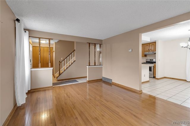 19 East Bihrwood Drive, West Seneca, NY 14224