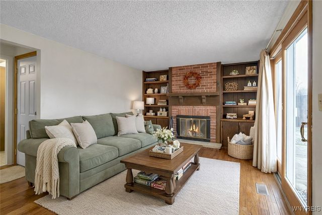 19 East Bihrwood Drive, West Seneca, NY 14224