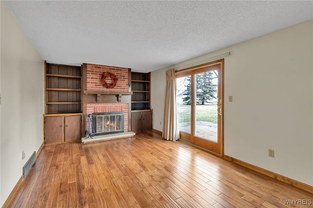 19 East Bihrwood Drive, West Seneca, NY 14224