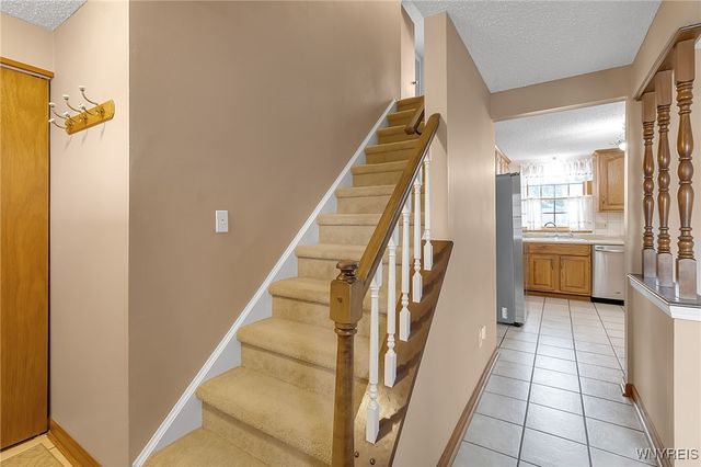 19 East Bihrwood Drive, West Seneca, NY 14224