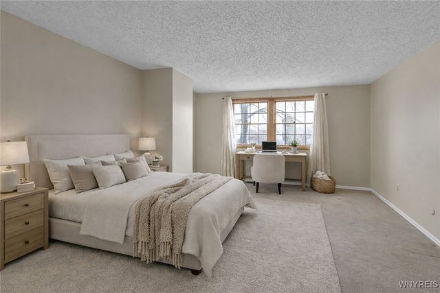 19 East Bihrwood Drive, West Seneca, NY 14224