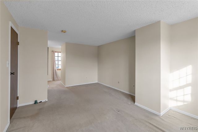 19 East Bihrwood Drive, West Seneca, NY 14224