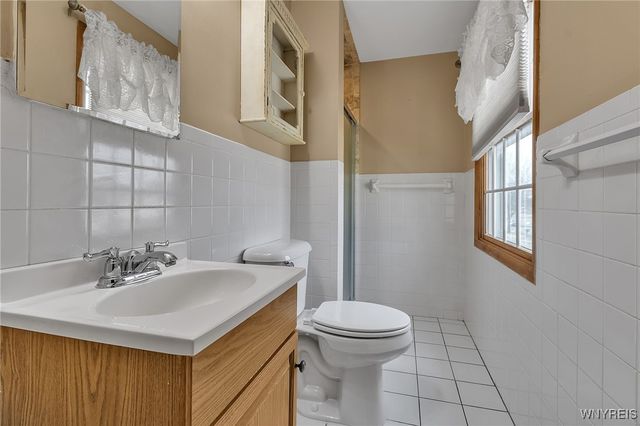 19 East Bihrwood Drive, West Seneca, NY 14224