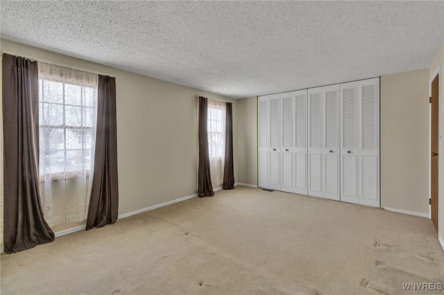 19 East Bihrwood Drive, West Seneca, NY 14224