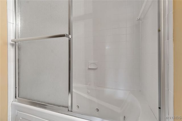 19 East Bihrwood Drive, West Seneca, NY 14224