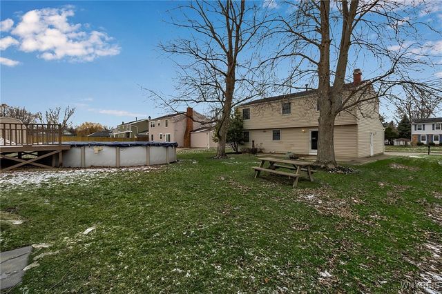 19 East Bihrwood Drive, West Seneca, NY 14224