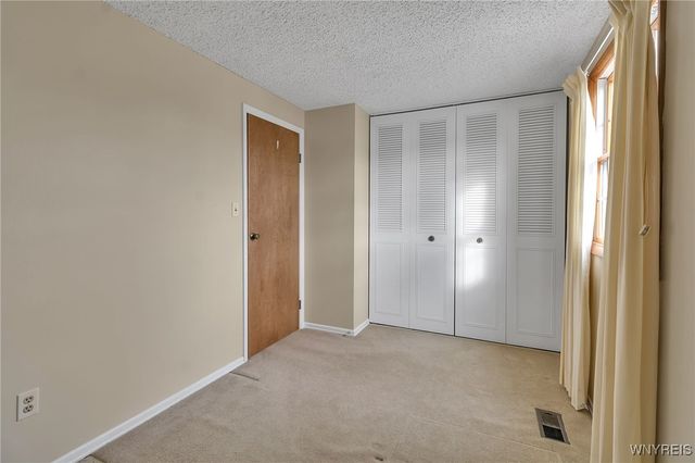 19 East Bihrwood Drive, West Seneca, NY 14224