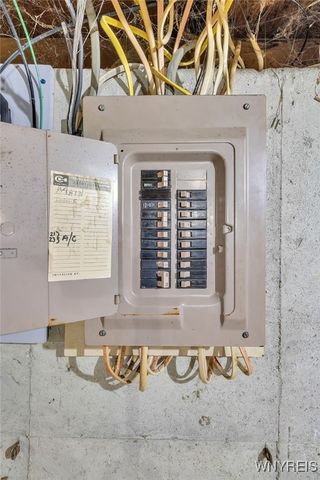 19 East Bihrwood Drive, West Seneca, NY 14224