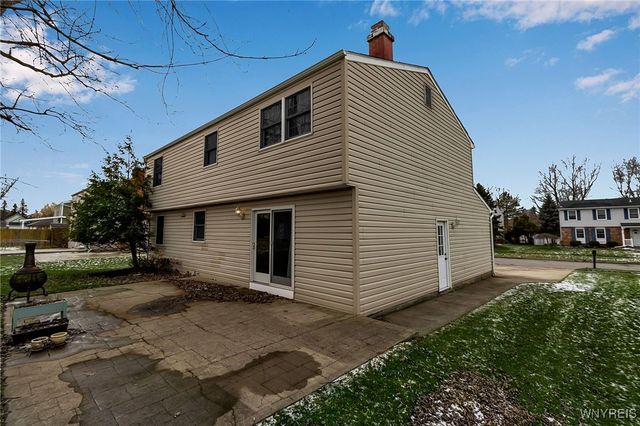 19 East Bihrwood Drive, West Seneca, NY 14224