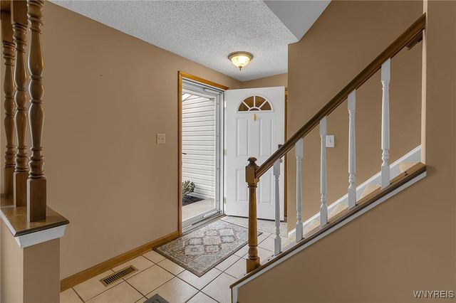 19 East Bihrwood Drive, West Seneca, NY 14224