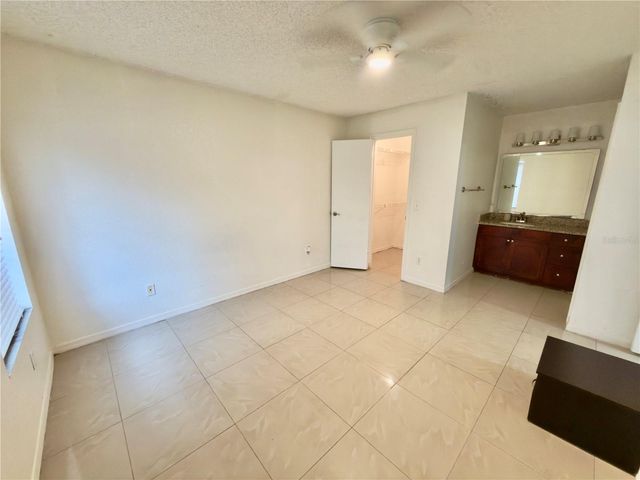 5152 CONROY ROAD 17, Orlando, FL 32811