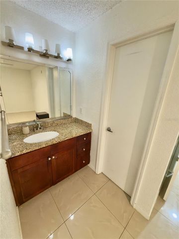 5152 CONROY ROAD 17, Orlando, FL 32811