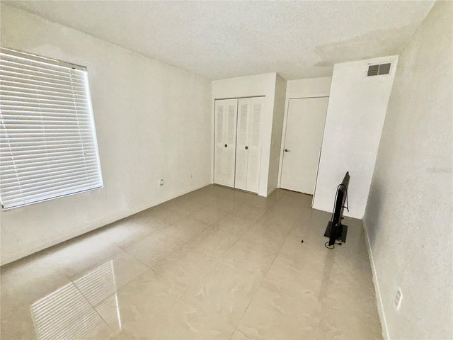 5152 CONROY ROAD 17, Orlando, FL 32811